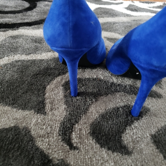 BLUE SUEDE PUMPS - Picture 3 of 3